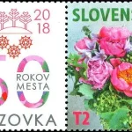 Znaczek z personalizowaną przywieszką